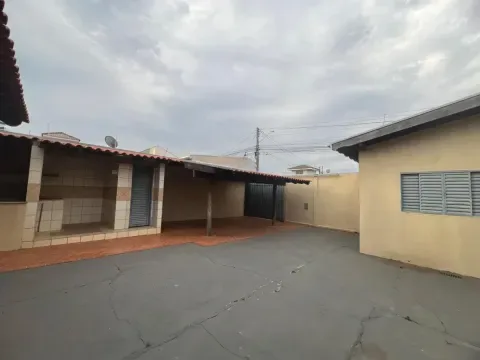 Casa 2 dormitórios para Venda em Presidente Prudente, Jardins, 2 dormitórios, 2 banheiros, 4 vagas