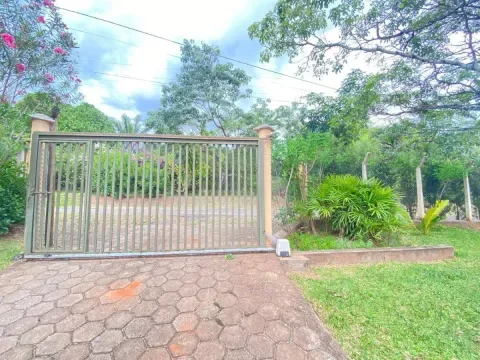 Chácara para Venda em Álvares Machado, Dentro da Cidade, 3 dormitórios, 1 suíte, 3 banheiros, 20 vagas