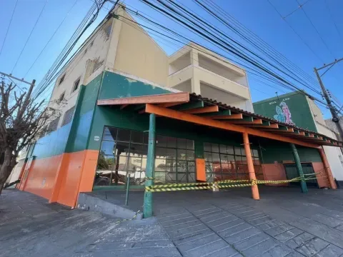 Imóvel Comercial para Venda em Presidente Prudente, Vila Dubos, 3 dormitórios, 3 suítes, 5 banheiros