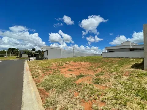 Oportunidade Única: Terreno no Royal Park à Venda!