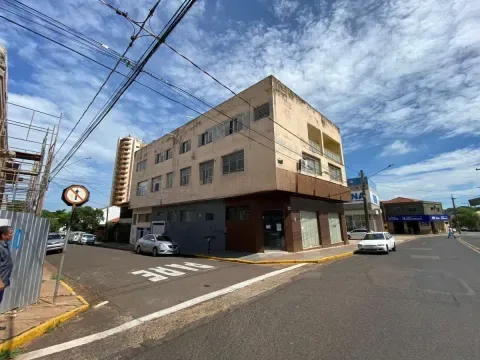 Investimento Imperdível: Prédio Comercial na Vila Jesus!