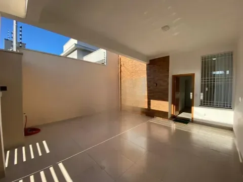 Encante-se: Casa Gourmet com Suíte e Garagem na Av Paulo