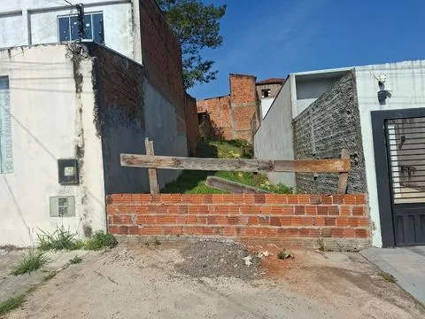 Terreno de 150m² (5x30m) no Brasil Novo – Pronto para Construir seu Projeto Moderno!