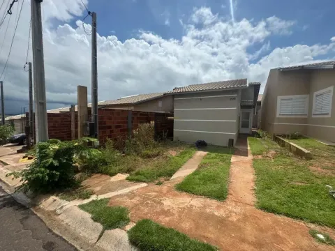 Linda Casa em Condomínio no Parque Damha II - Oportunidade!