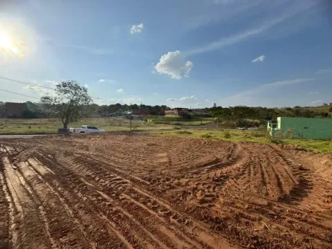 Oportunidade Imperdível: Terreno à Venda em Itapura Ⅲ!