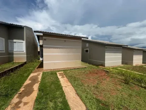 Linda Casa em Condomínio no Parque Damha II!