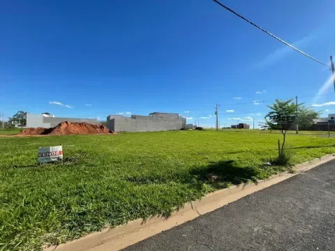 Terreno Comercial no Buritis: Oportunidade Imperdível em Presidente Prudente!