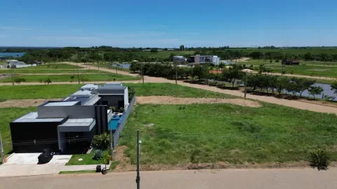 Terreno Espaçoso em Condomínio no Bela Vista, Panorama