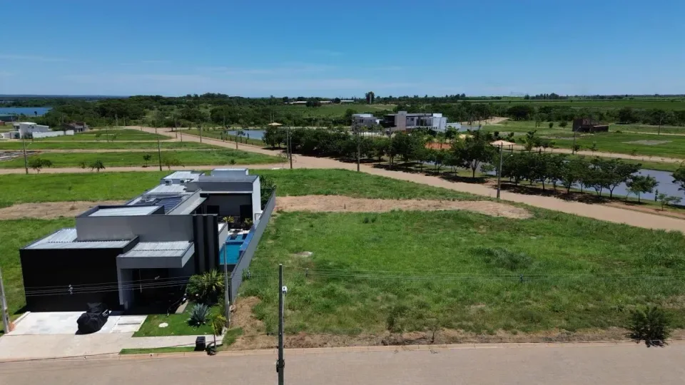 Terreno Espaçoso em Condomínio no Bela Vista, Panorama — foto principal