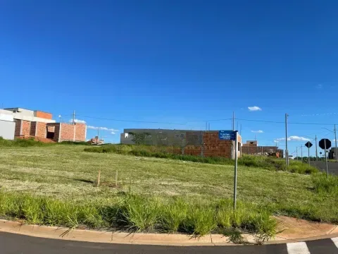 Terreno de Esquina em Buritis: Oportunidade Imperdível!